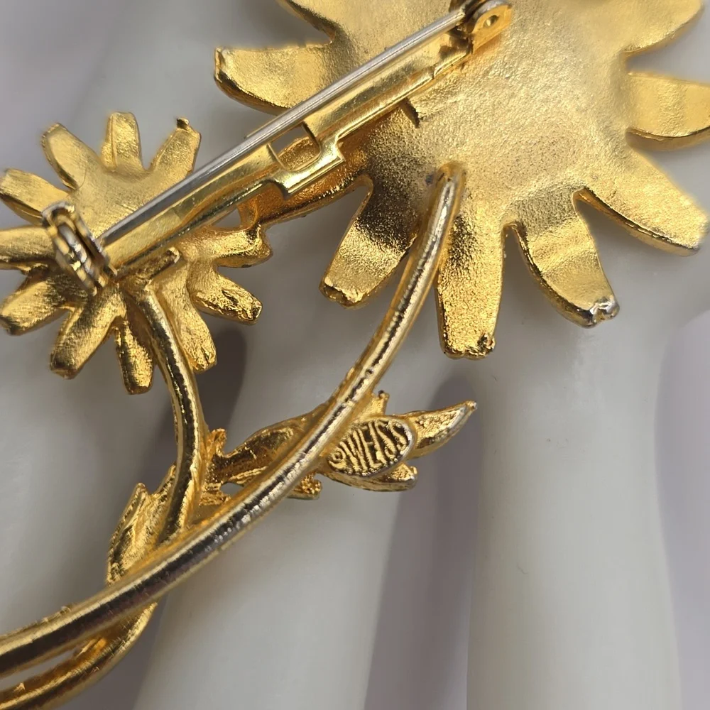Vintage Weiss Double Daisy Enamel Brooch